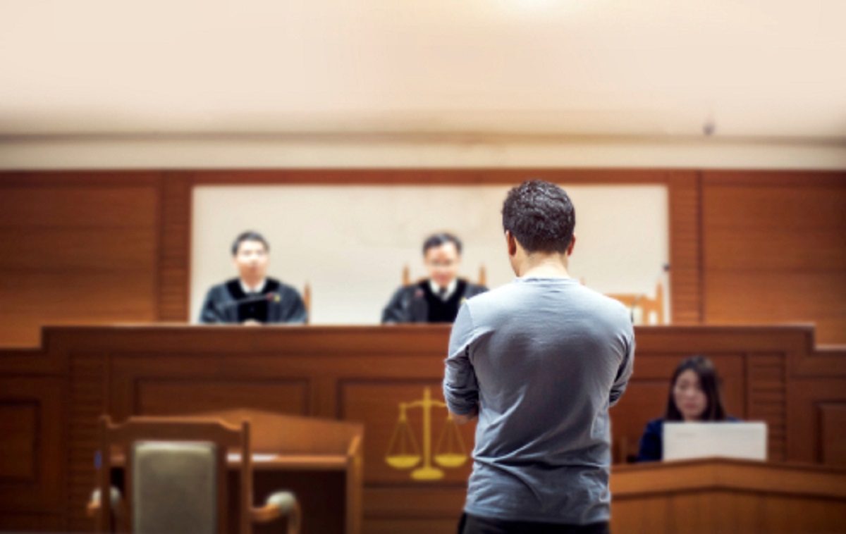 man giving a testimony in court 
